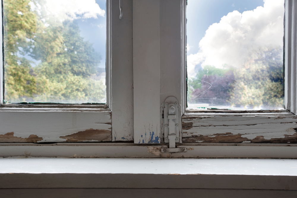 Fördelarna med att välja fönsterrenovering framför fönsterbyte